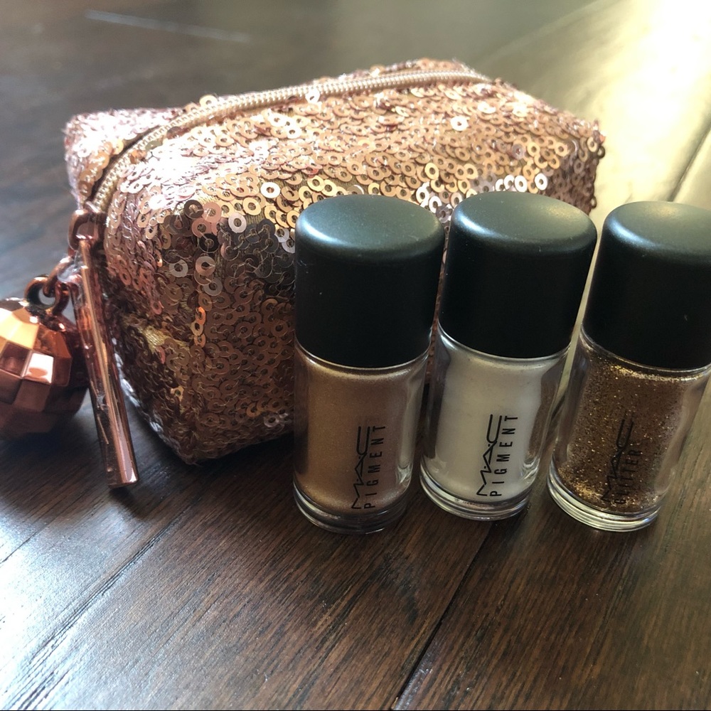 MAC glitter eyeshadow set and bag